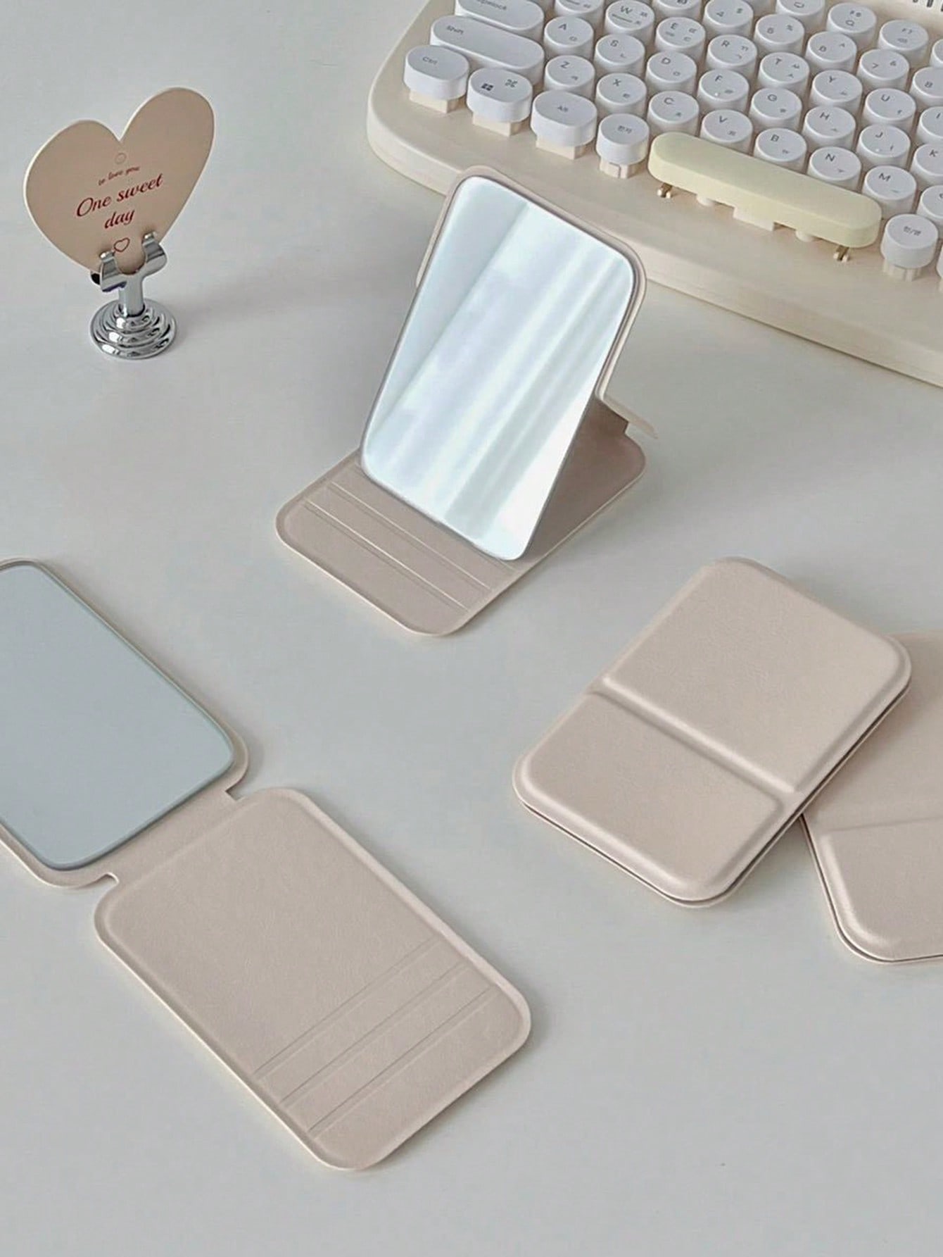 ชุดกระจกแต่งหน้าพกพาแบบพับได้ข - Laptops บทวิจารณ์และราคา